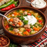 Ciorbă de porc cu zeamă acră și smântână