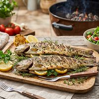 Păstrăv la grătar cu ierburi aromatice