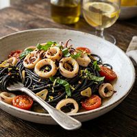 Spaghete Nero di Seppia cu calamar