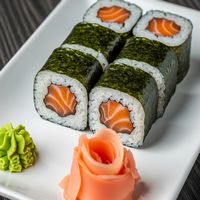 Sushi Maki cu somon - reteta japoneza
